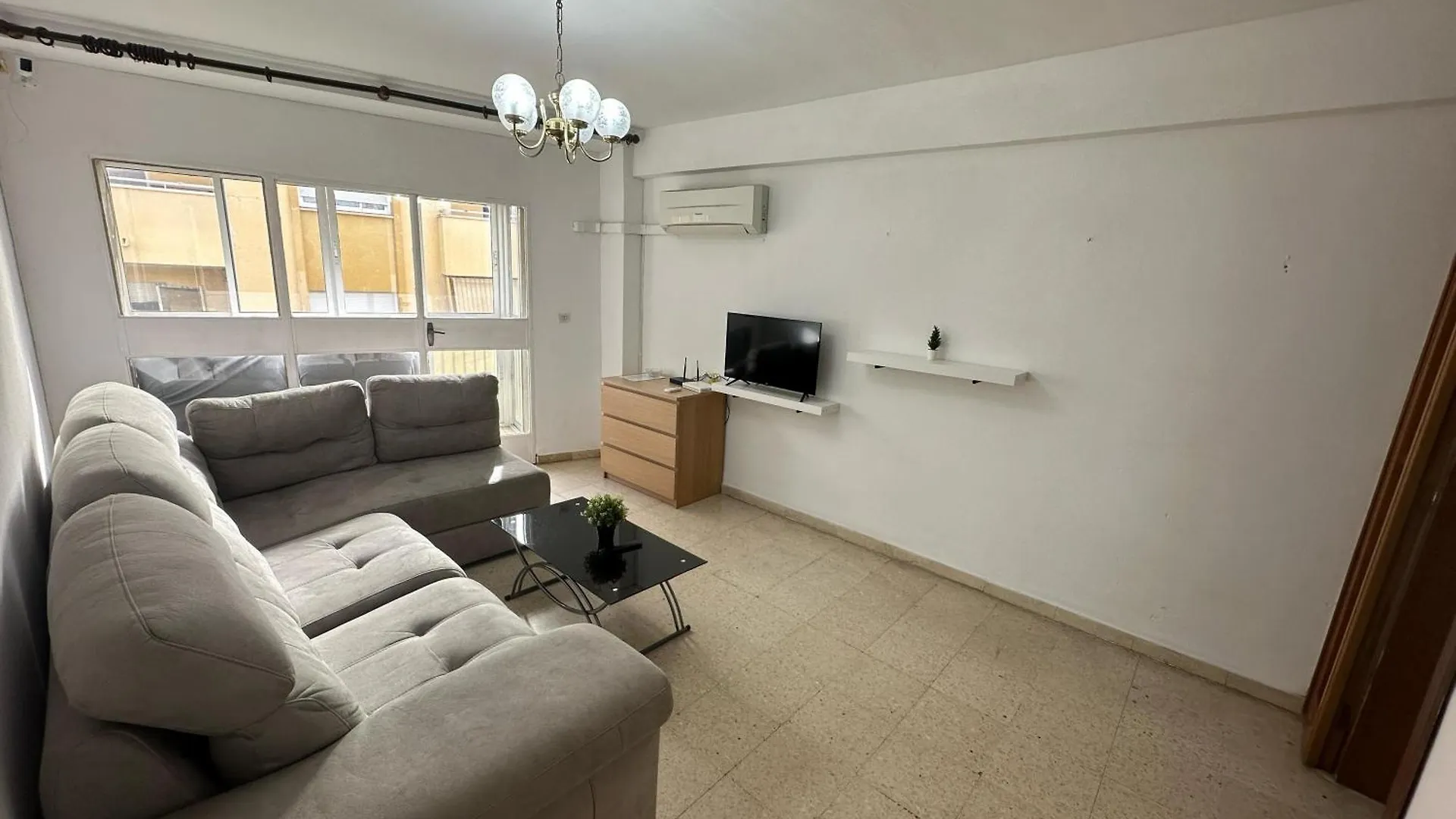 Habitacion Individual Con Terraza contacts
