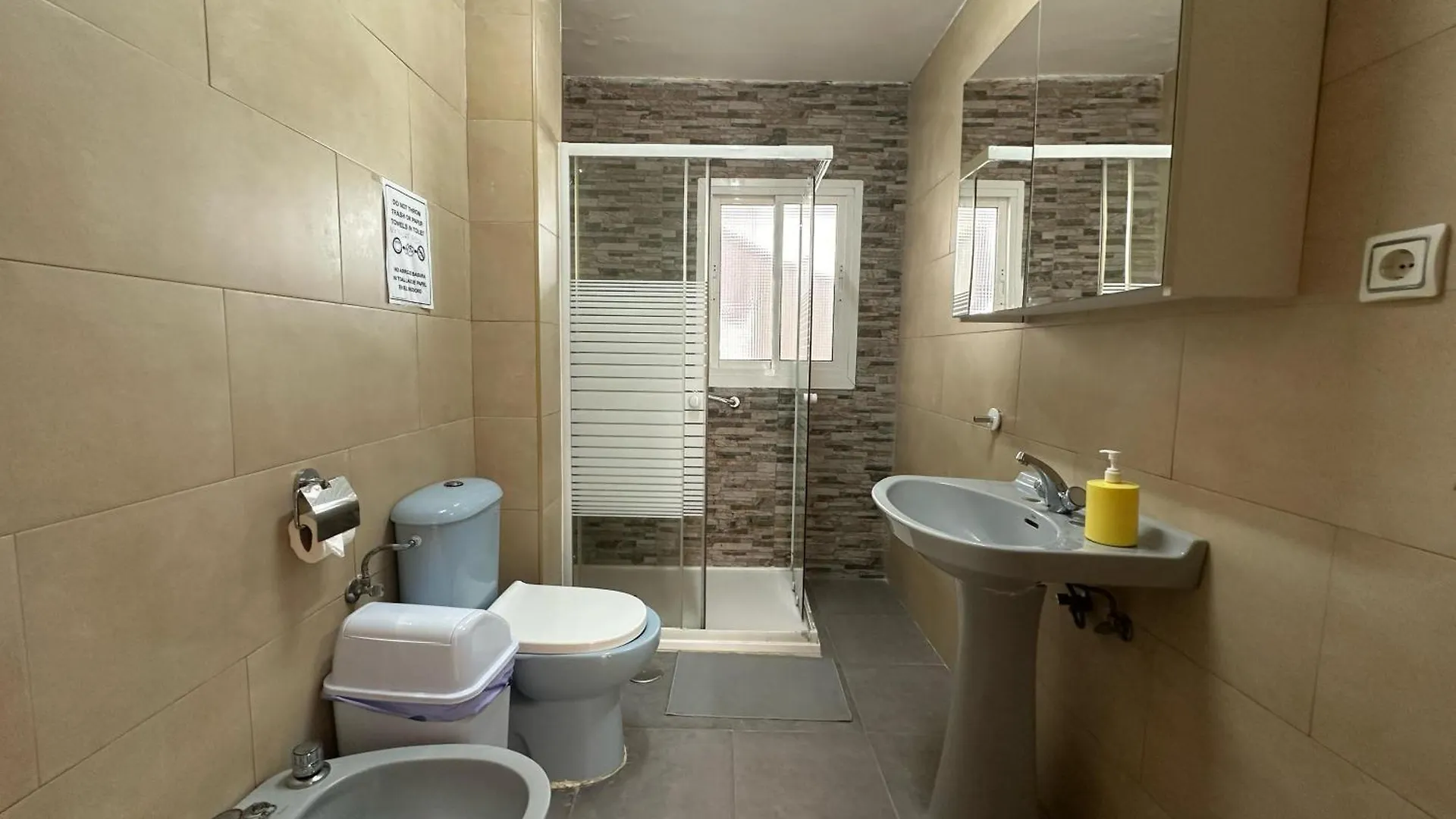 Habitacion Individual Con Terraza Malaga Homestay